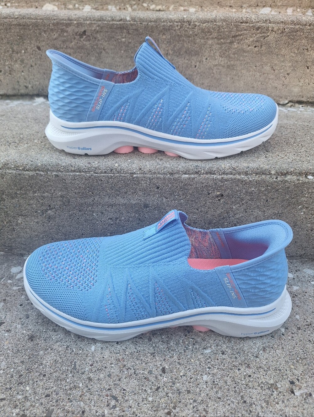 Skechers Slip-ins Go Walk 7 City Lights Sneakers in Sky Blue Size 9.5